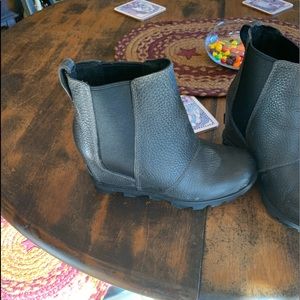 Ladies black leather sorel wedge bootie